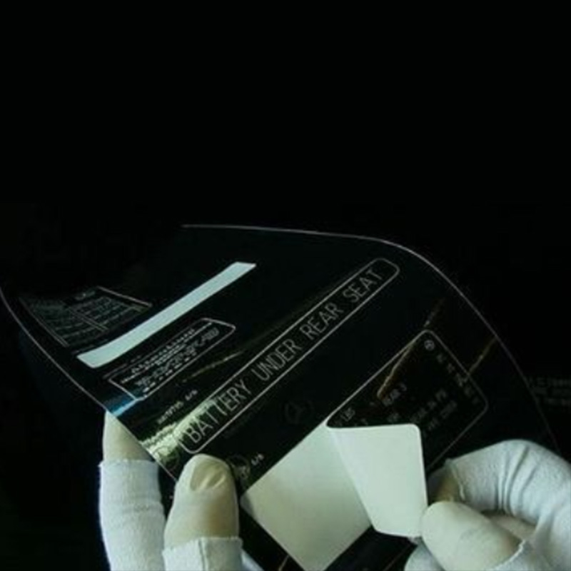 Svart icke-frakturerande glansig lasergravyrfilm